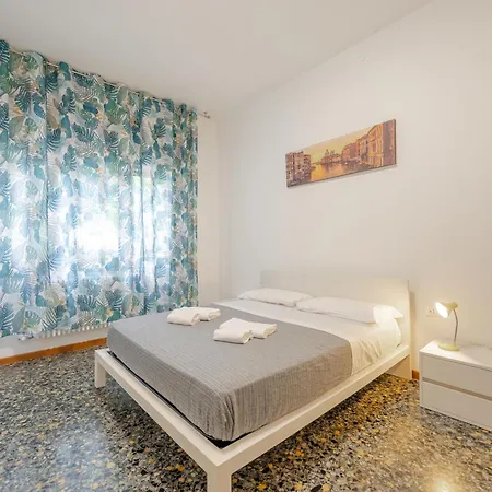 Tatiana Flat - 10 Minutes To Venice - Mestre Train Station - Free Parking Exterior photo